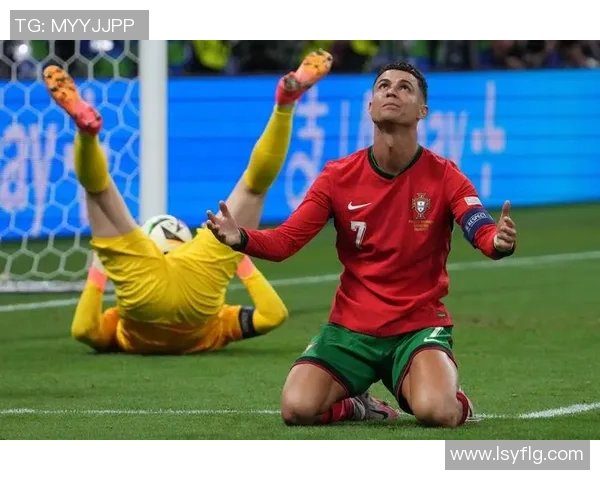 泰国女生随机挑选心目中的足球明星展现独特眼光与热情