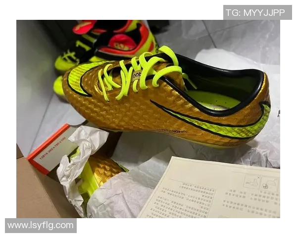 时尚运动风潮来袭足球明星背心女士版尽显青春活力与魅力